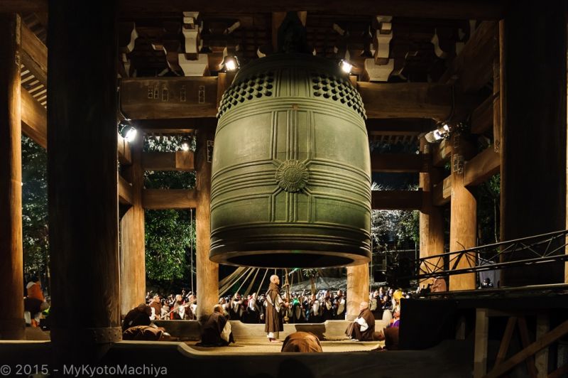 chuông khổng lồ ở chùa chion-in